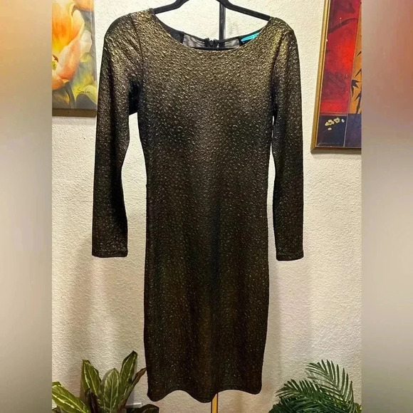Alice + Olivia Black and Gold Metallic Long Sleeve Fitted Dress size 6 - Picture 1 of 11